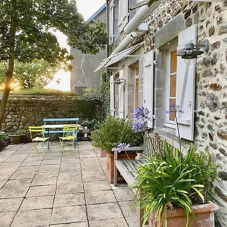 Huebsches Der Familie Mit Eigenem Garten