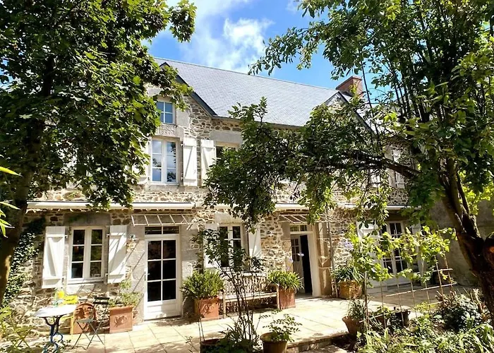 Nyaraló Huebsches Der Familie Mit Eigenem Garten