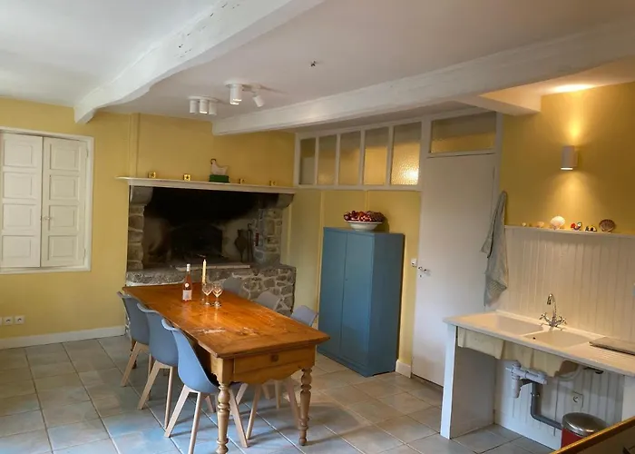 Huebsches Der Familie Mit Eigenem Garten Nyaraló Heugueville-sur-Sienne